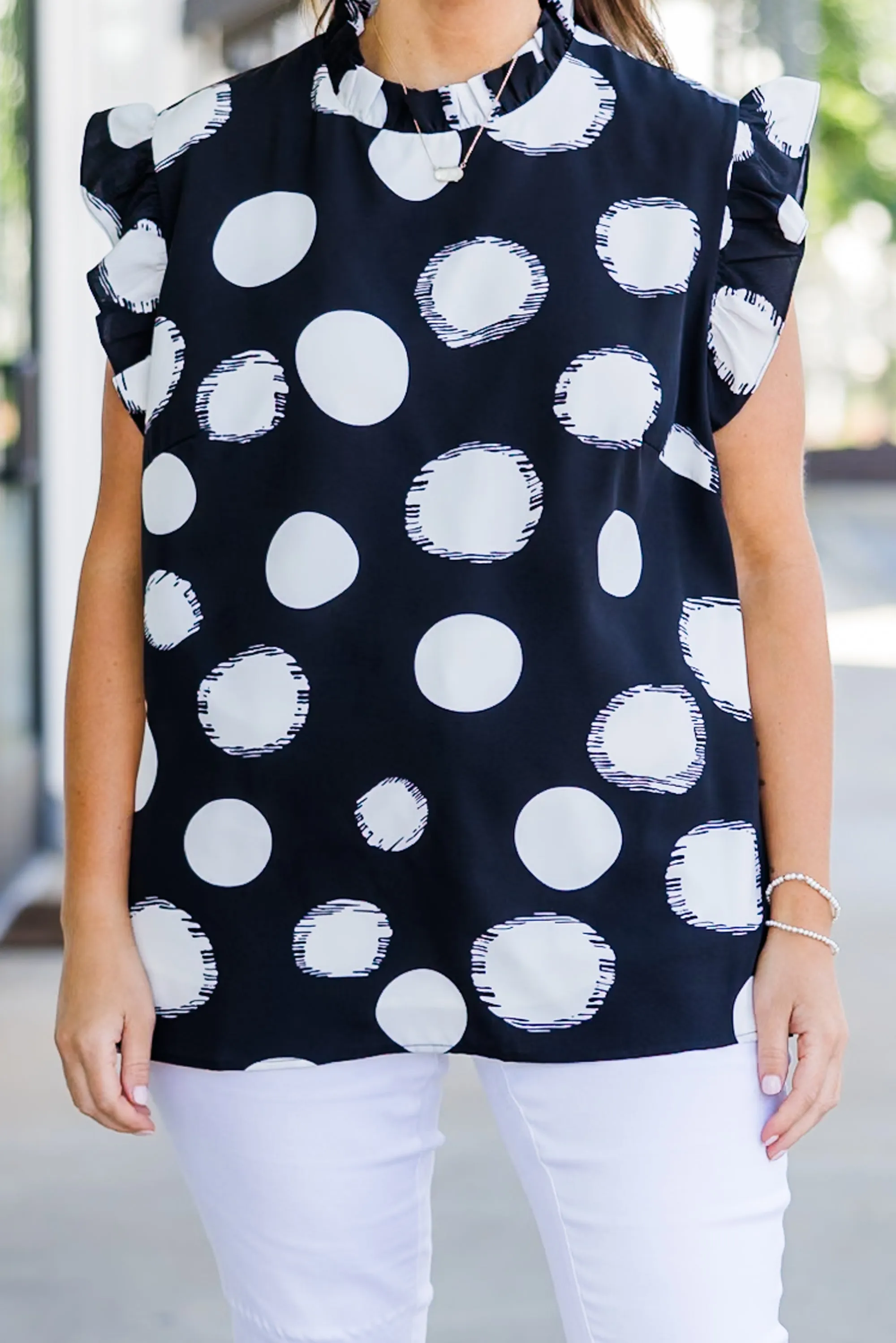 Be On The Dot Top, Black