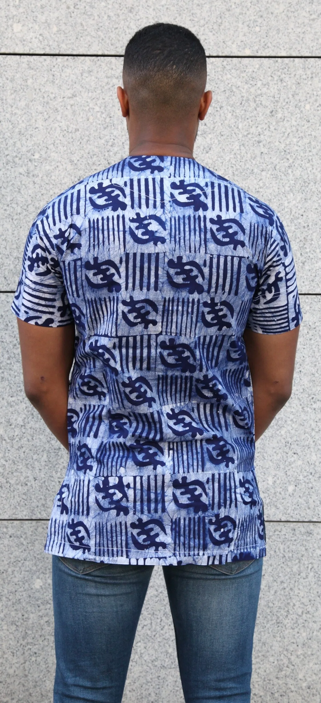 Chemise homme en Batik, symbole traditionnel (bleu)