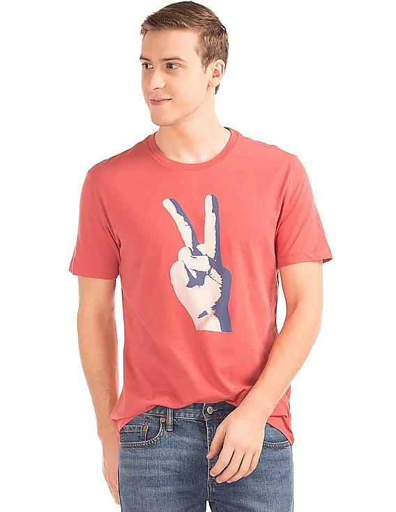 GAP Men Red Hand Peace Sign Graphic Crewneck Tee