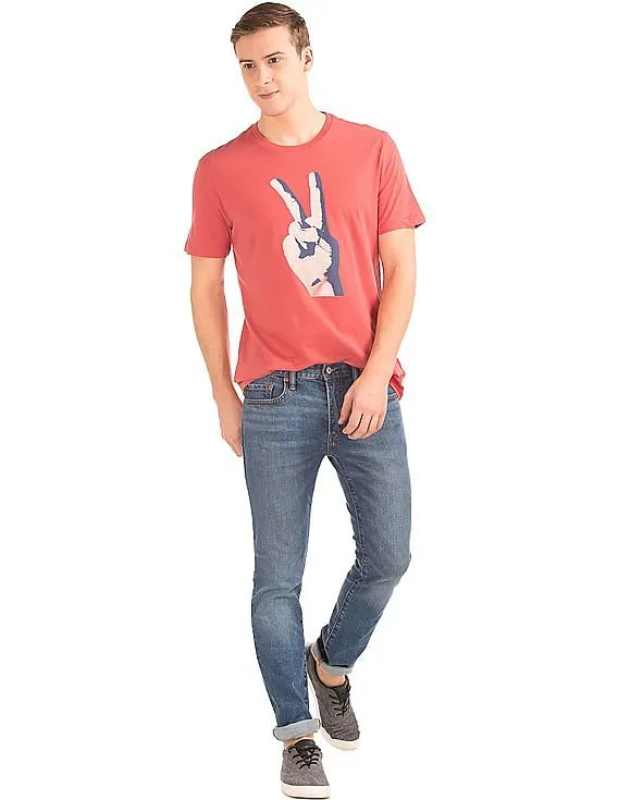 GAP Men Red Hand Peace Sign Graphic Crewneck Tee