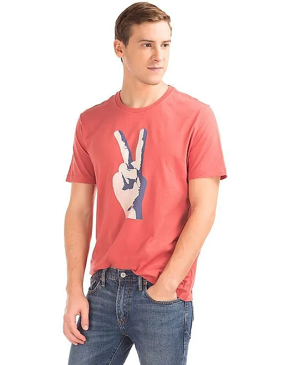 GAP Men Red Hand Peace Sign Graphic Crewneck Tee