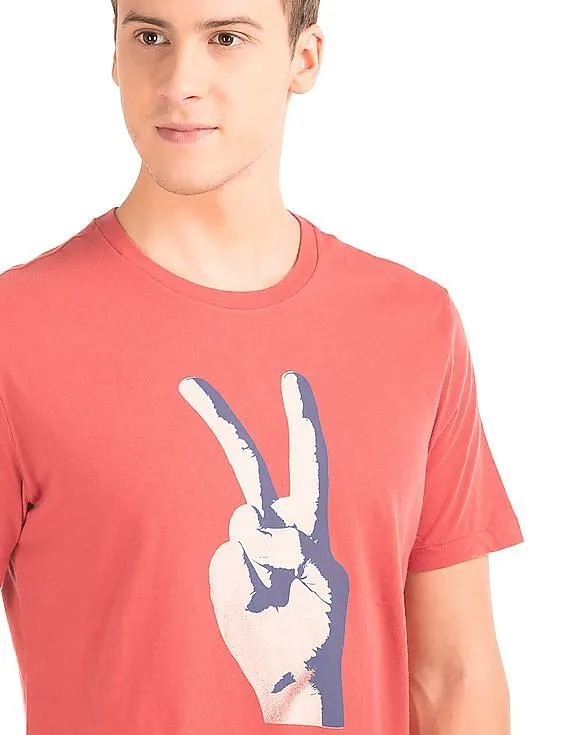 GAP Men Red Hand Peace Sign Graphic Crewneck Tee