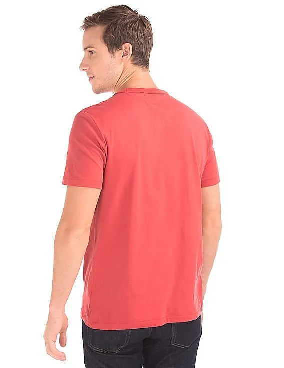 GAP Men Red Logo Crew Neck Tee