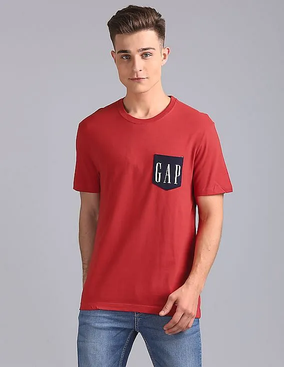 GAP Men Red Short Sleeve Novelty Logo Tee