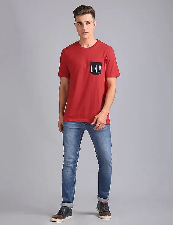 GAP Men Red Short Sleeve Novelty Logo Tee