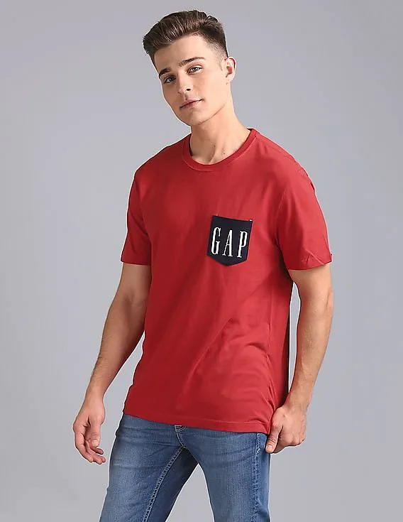 GAP Men Red Short Sleeve Novelty Logo Tee