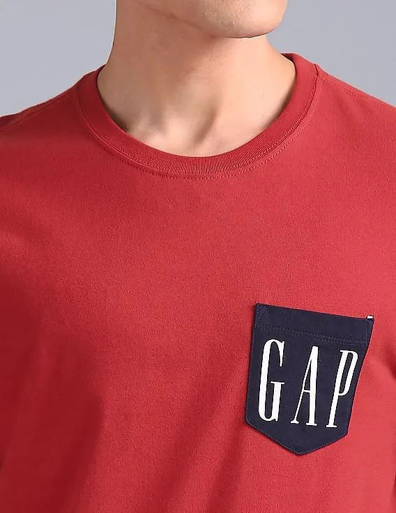 GAP Men Red Short Sleeve Novelty Logo Tee