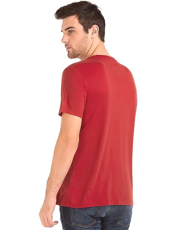 GAP Men Red Worn Outline Logo Graphic Tee