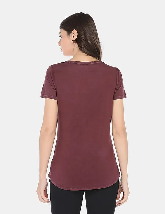 GAP Women Red Vintage Wash V-Neck Tee