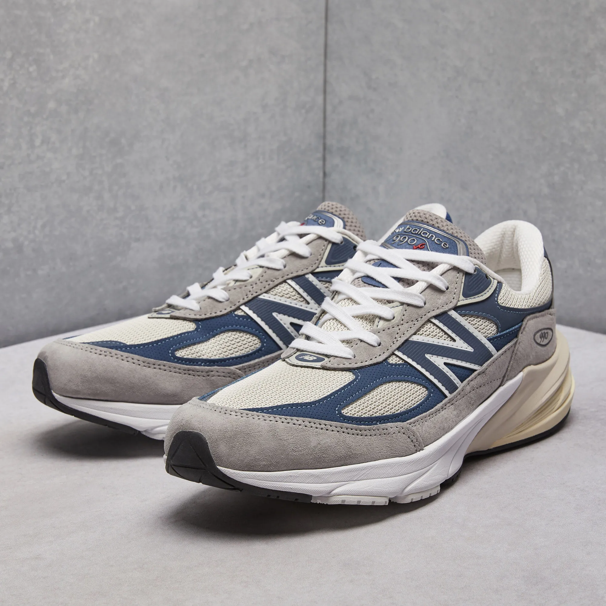 New Balance 990v6 Shoes