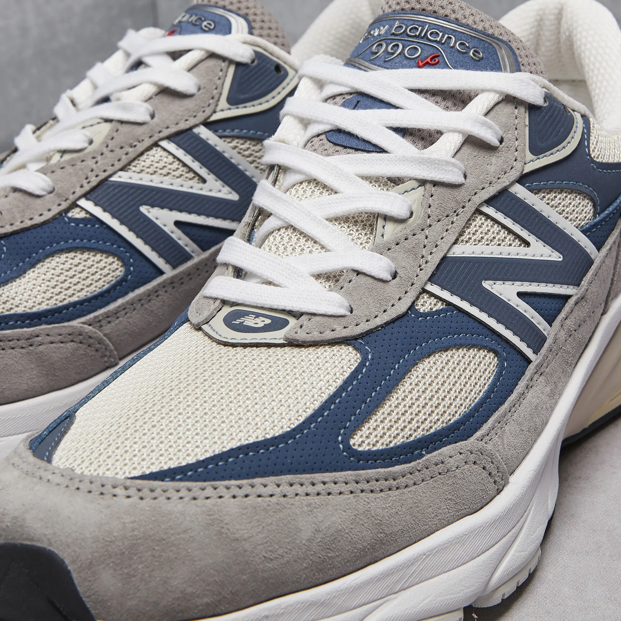 New Balance 990v6 Shoes