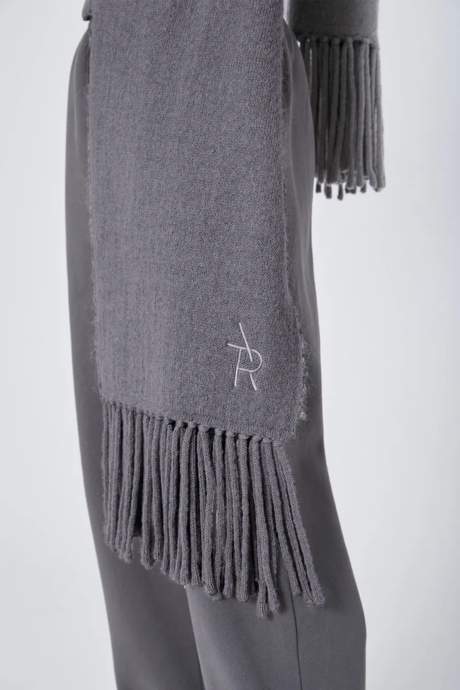 Women Atoir  | The Scarf Stone